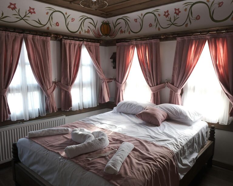 How to Refresh Your Bedroom on a Budget: Simple and Stylish Ideas